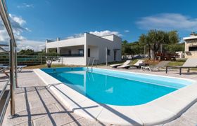 Ria with heated pool