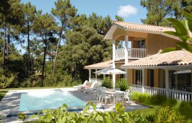 Eden Parc Golf de l'Ardilouse V8IS Holiday Home 3