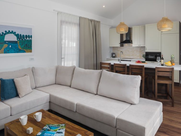 Luxury Bay Villa with private hot tub Villa 5 photo 4
