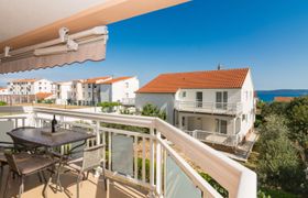 Villa Nikaroni Apartment 2