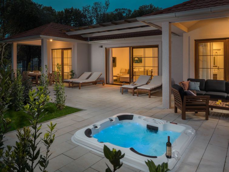 Luxury Bay Villa with private hot tub Villa 3 photo 2