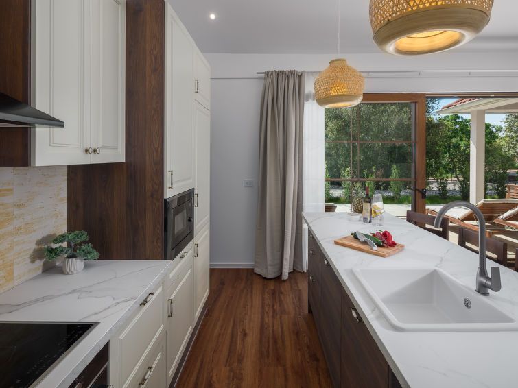 Luxury Bay Villa with private hot tub Villa 2 photo 8