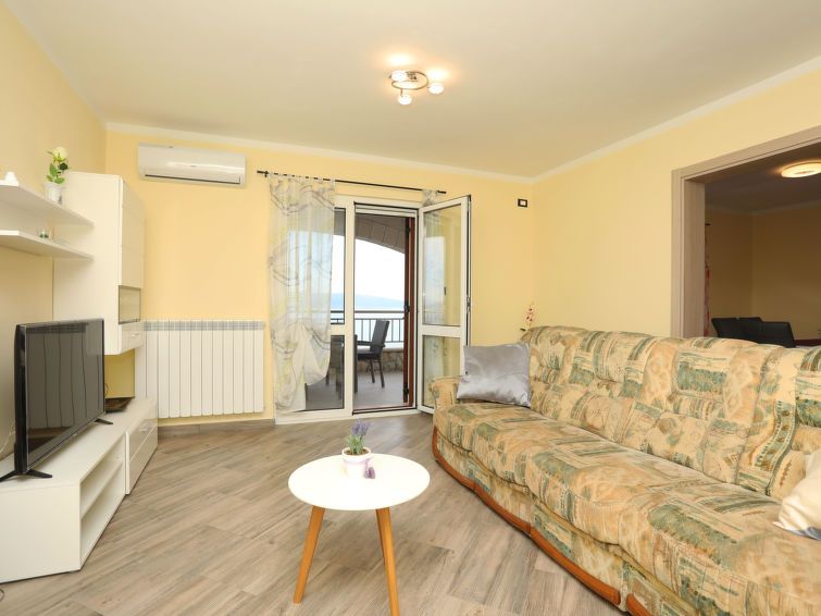 Victory Apartment 3 photo 8