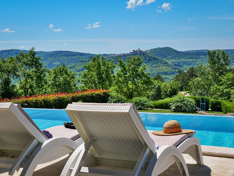 Villa Over the Hilltop photo 8