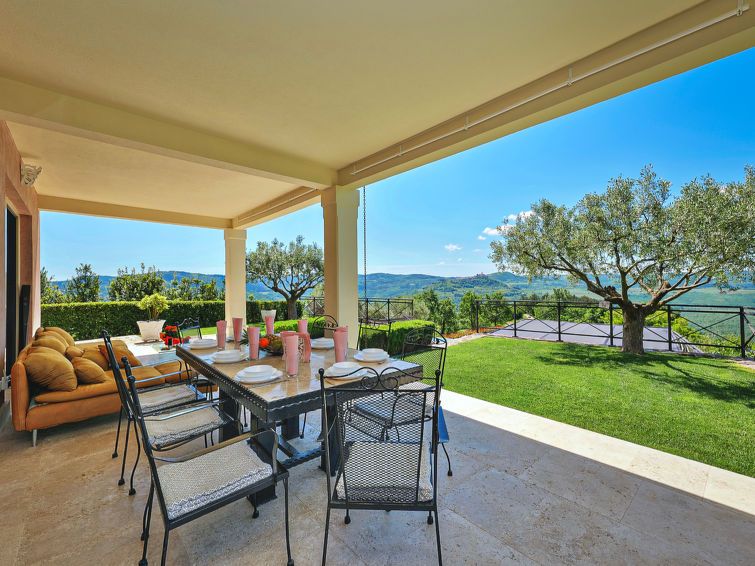 Villa Over the Hilltop photo 2