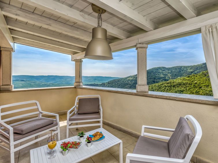 Villa Over the Hilltop photo 4