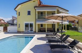 Villa Lucia reviews