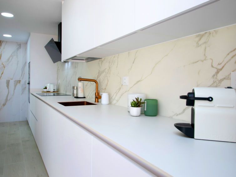 Coral Beach Apartment 6 photo 13
