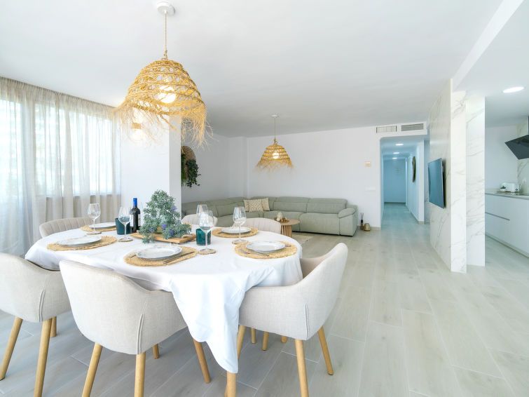 Coral Beach Apartment 6 photo 10
