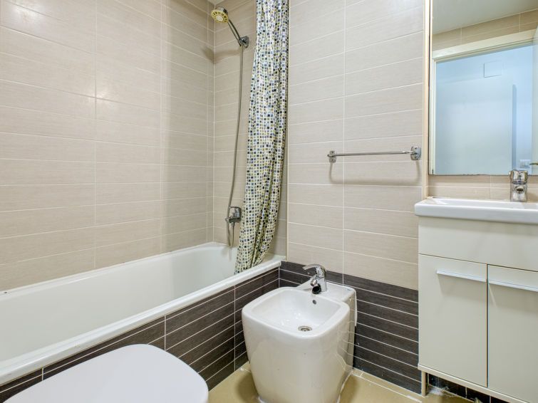 Marina Park Apartment 3 photo 13
