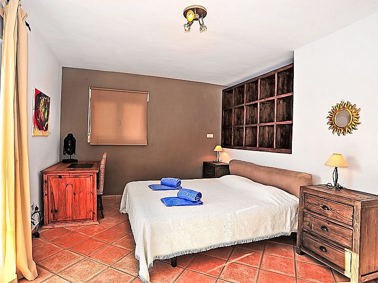 Aviles photo 11