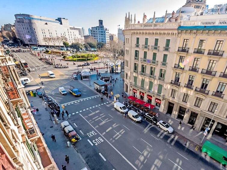 Plaza Catalunya/Rda.Universidad photo 18
