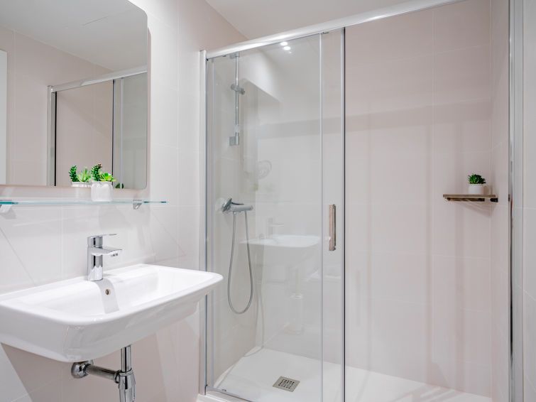 Marina Real III Apartment 6 photo 25