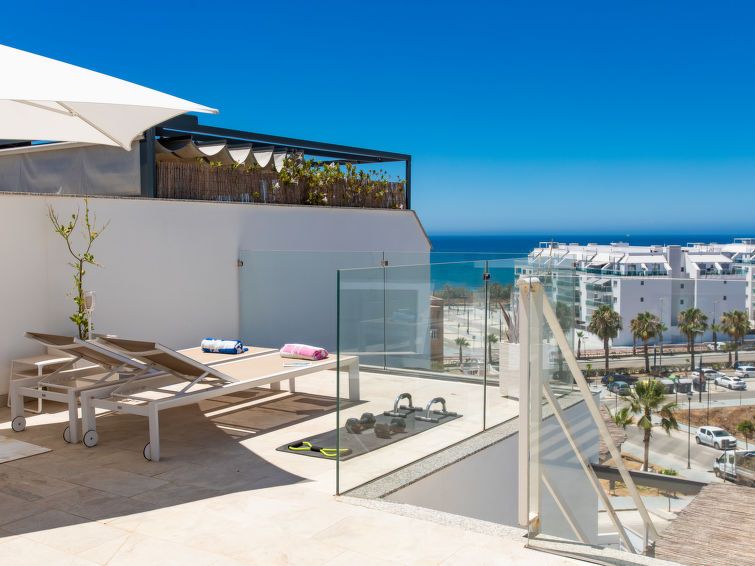 Serenebay Apartment SeaView/Roof Terrace photo 2
