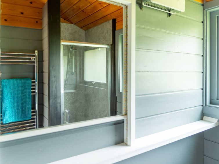 Oak Hot Tub Lodge photo 31