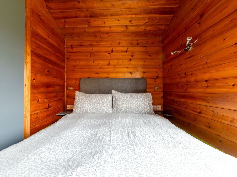 Oak Hot Tub Lodge photo 27