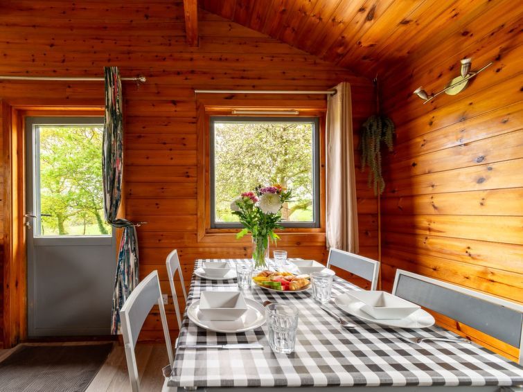 Oak Hot Tub Lodge photo 18