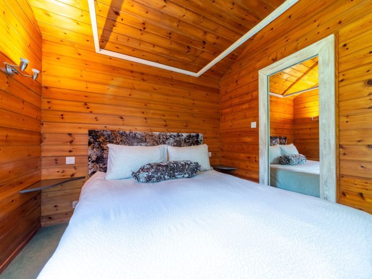 Chestnut Hot Tub Lodge photo 19