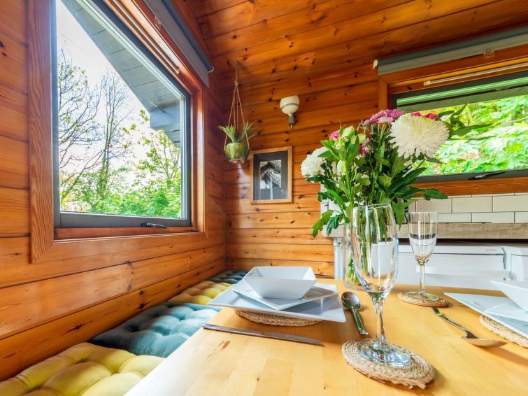 Chestnut Hot Tub Lodge photo 34