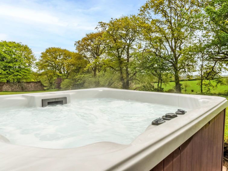Sycamore Hot Tub Lodge photo 13