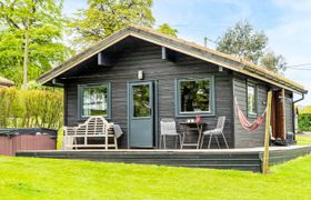 Sycamore Hot Tub Lodge