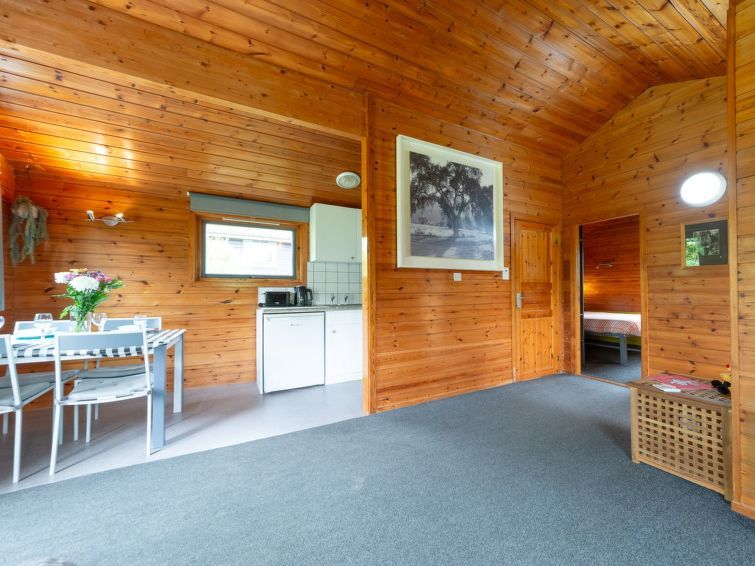 Sycamore Hot Tub Lodge photo 16