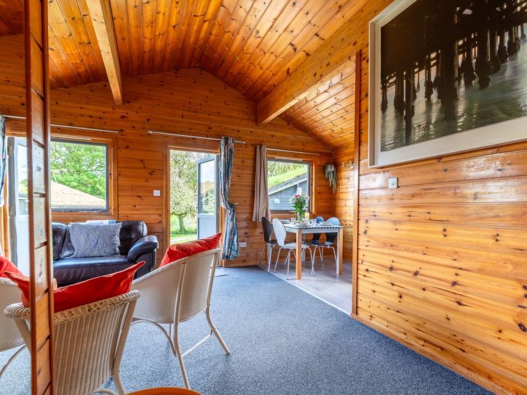 Bramley Hot Tub Lodge photo 16