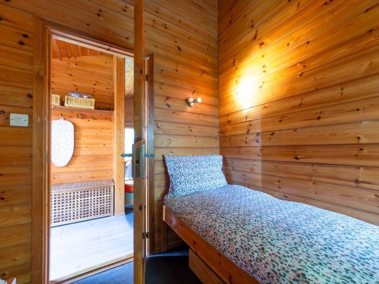 Bramley Hot Tub Lodge photo 11