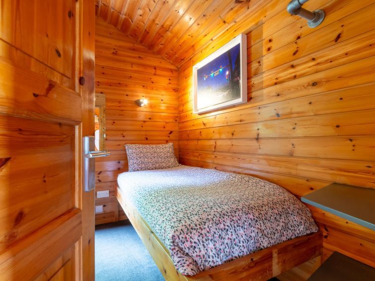 Bramley Hot Tub Lodge photo 10
