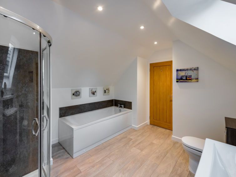 Loch Ness House photo 19