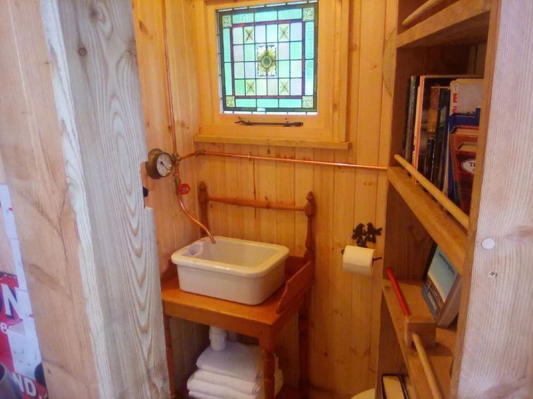 Shepherds Hut photo 24