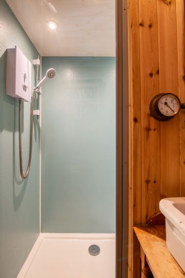 Shepherds Hut photo 25