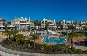 Pine Hills Safira Apartment 4