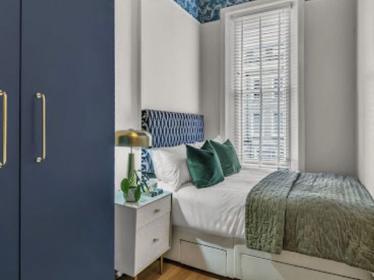Kensington Apartments photo 2