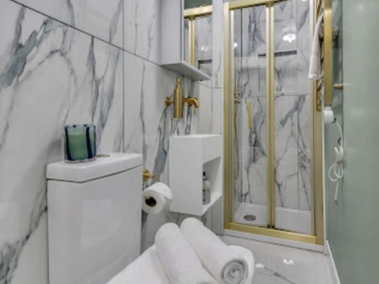 Kensington Apartments photo 4