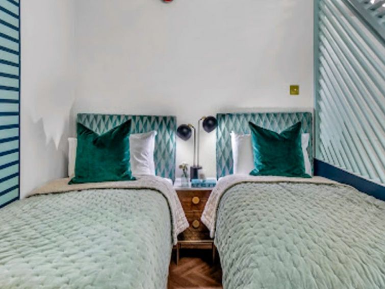 Kensington Studio Apartment 2 photo 10