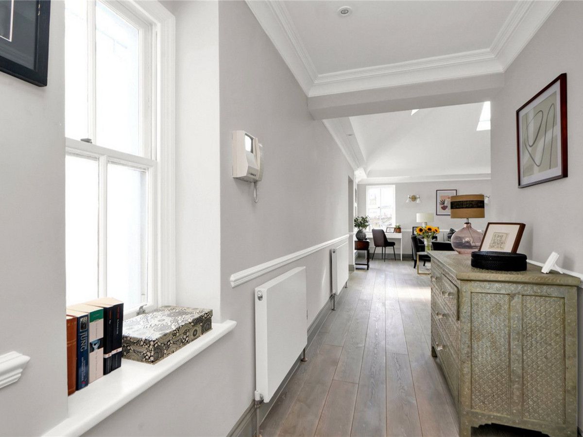The Kensington Crown photo 10
