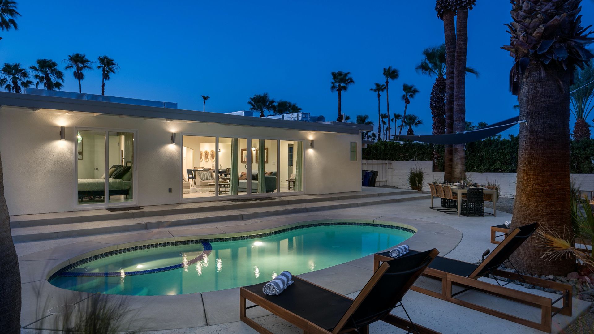 Palms Whisper photo 6