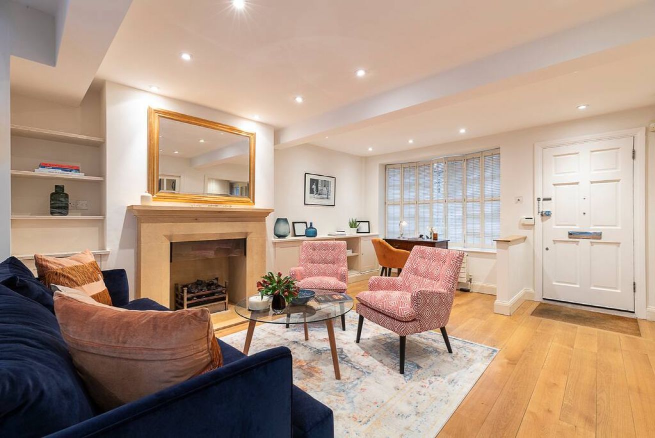 English Manner photo 3