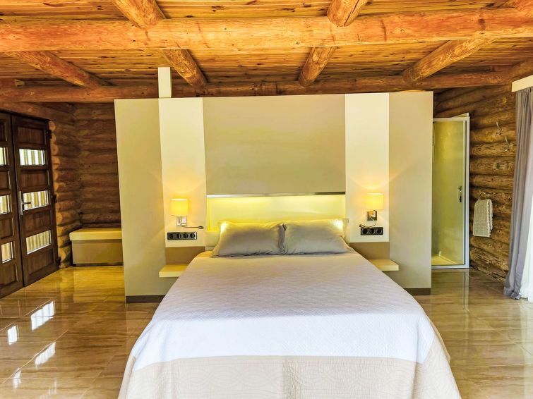 Chalet Double Holiday Home 3 photo 5