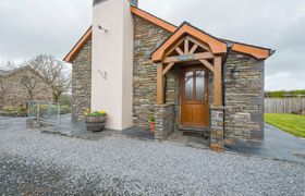 Hirwaun Cottage