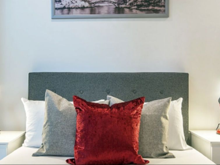 Heathrow Apartments photo 9