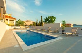 Luxury Sea View reviews