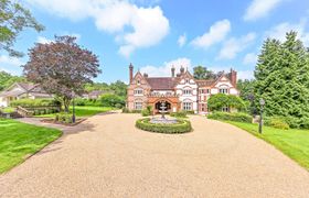 Surrey Hills Manor reviews