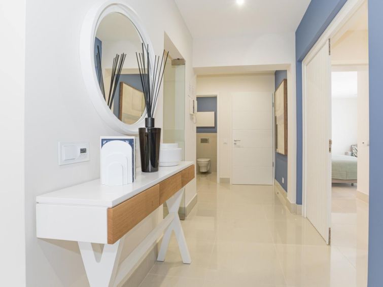 Pine Hills Reva Santuary Modern Elegance Apartment 14 photo 4