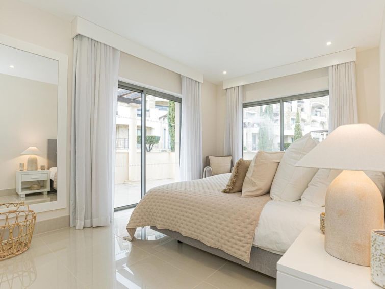 Pine Hills Reva Santuary Modern Elegance Apartment 14 photo 5