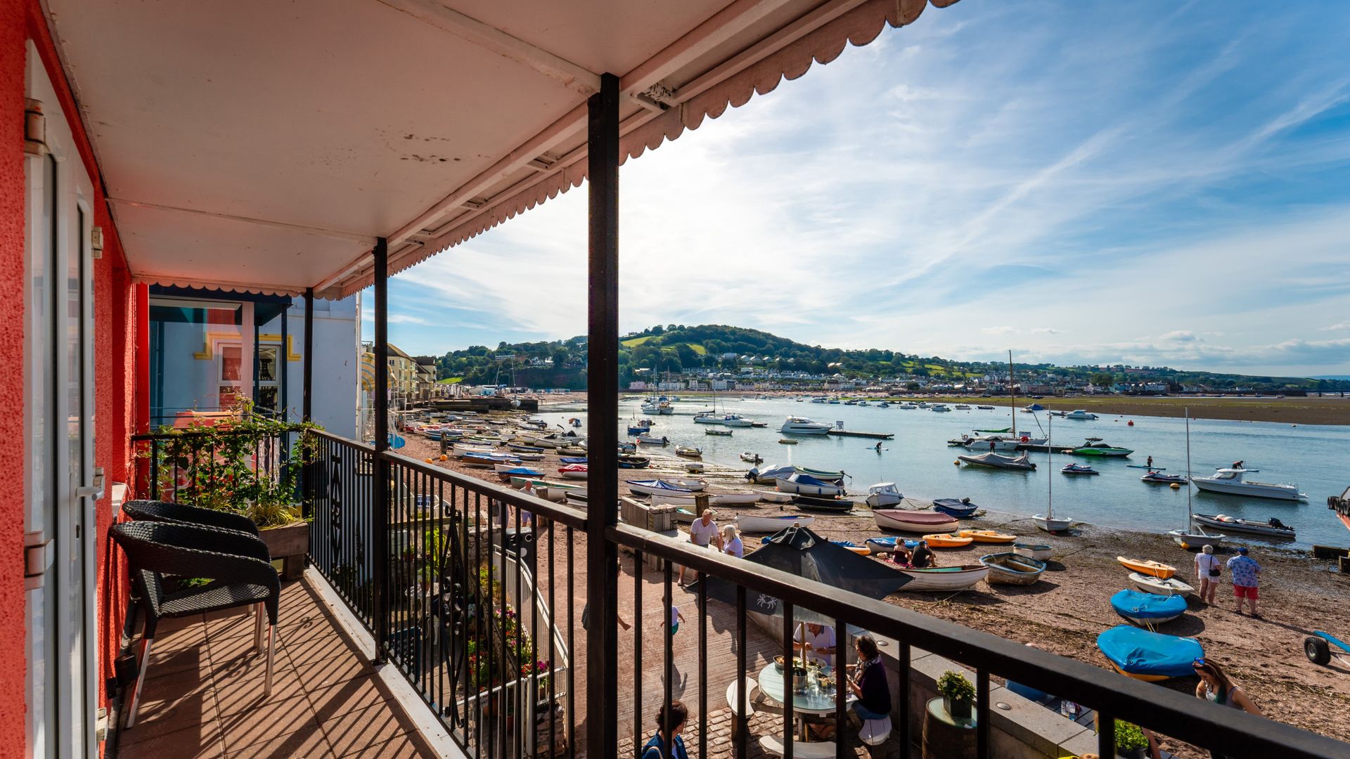 The Crab Shack - directly on beach, private balconies photo 2