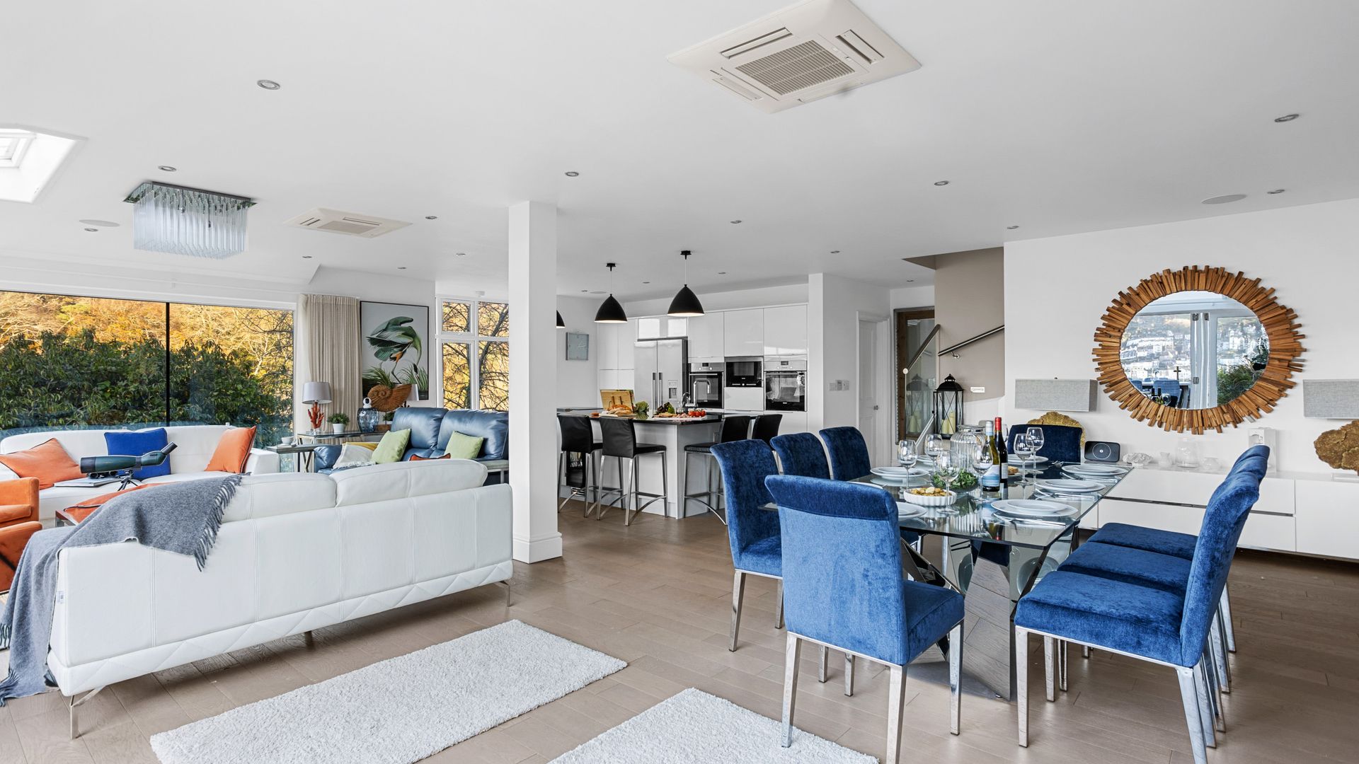 Homefield - Chic charm with unrivalled river views photo 5