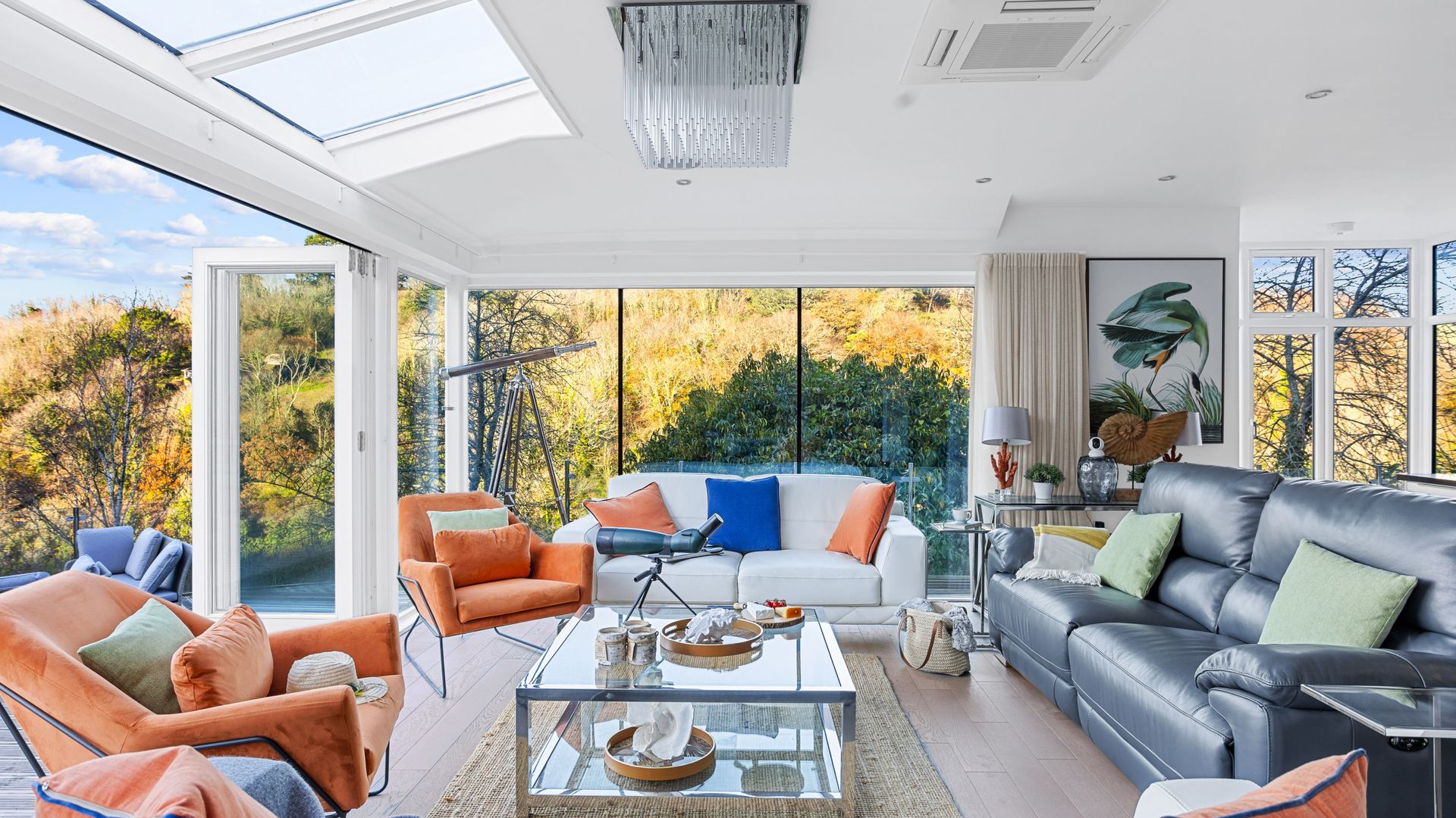 Homefield - Chic charm with unrivalled river views photo 3