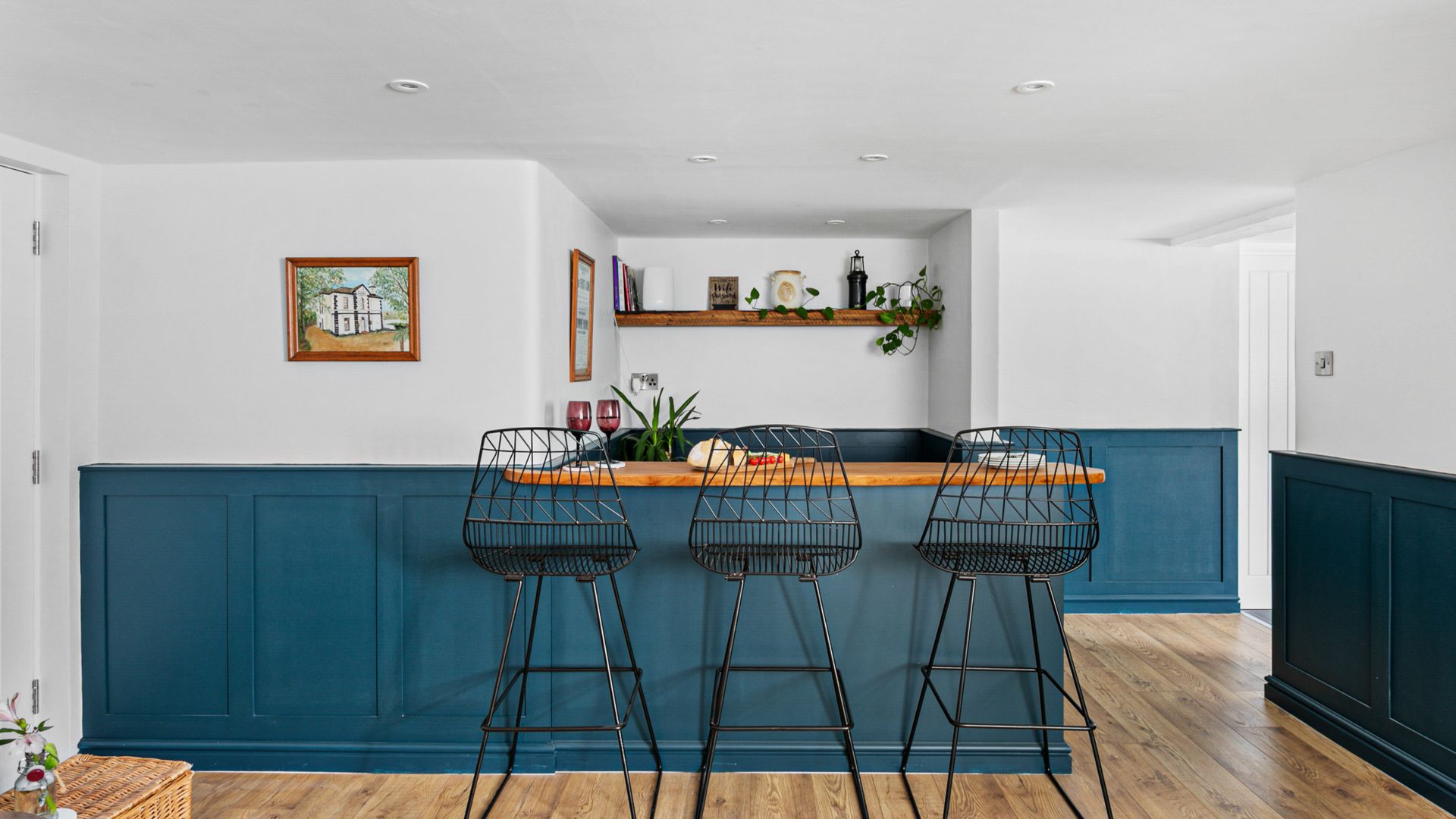 Coombe Bank - Seaboard spirit, contemporary chic photo 3